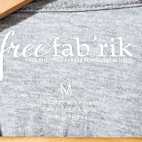 Free Fabrik Gray PRICELESS Slogan T-Shirt M Cotton/Polyester ~SS36.4 - Picture 3 of 4